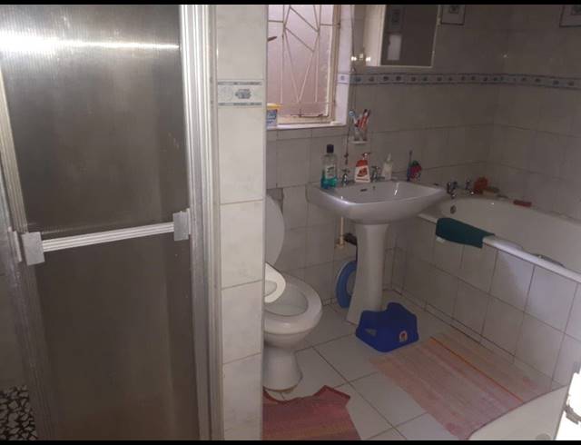 4 BEDROOM HOUSE TO LET IN PROTEA PARK